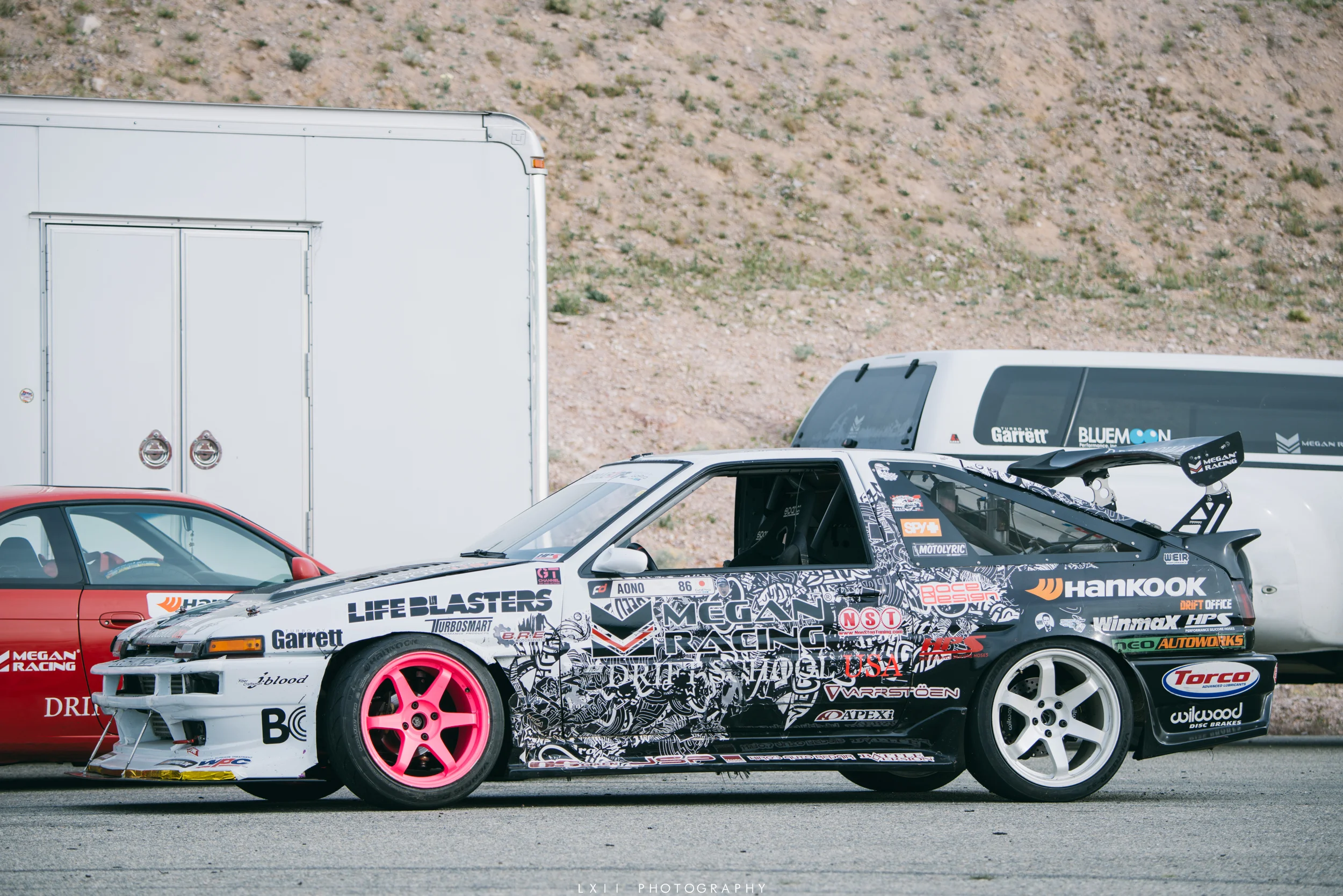 Taka Aono's Flying 86 — LXII Photography